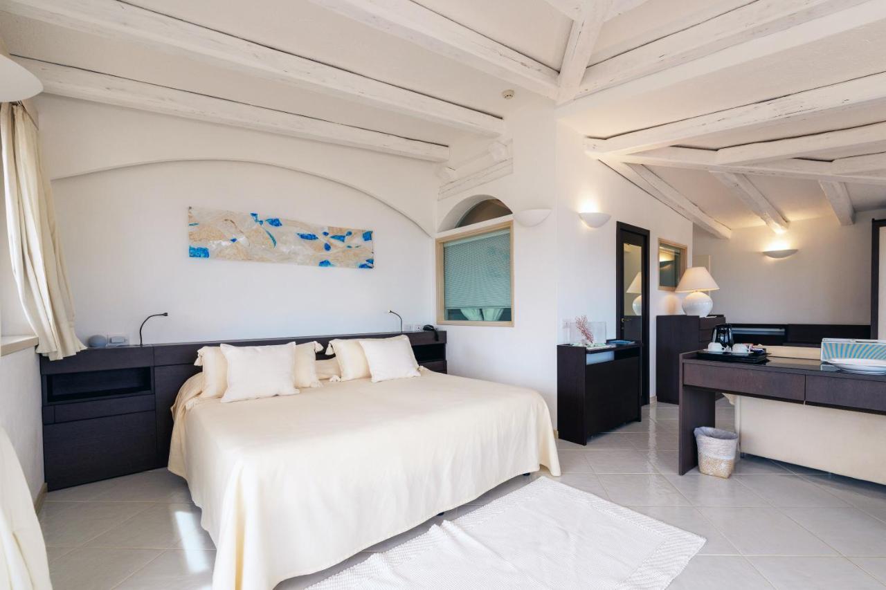 Hotel Punta Est Baja Cerdeña